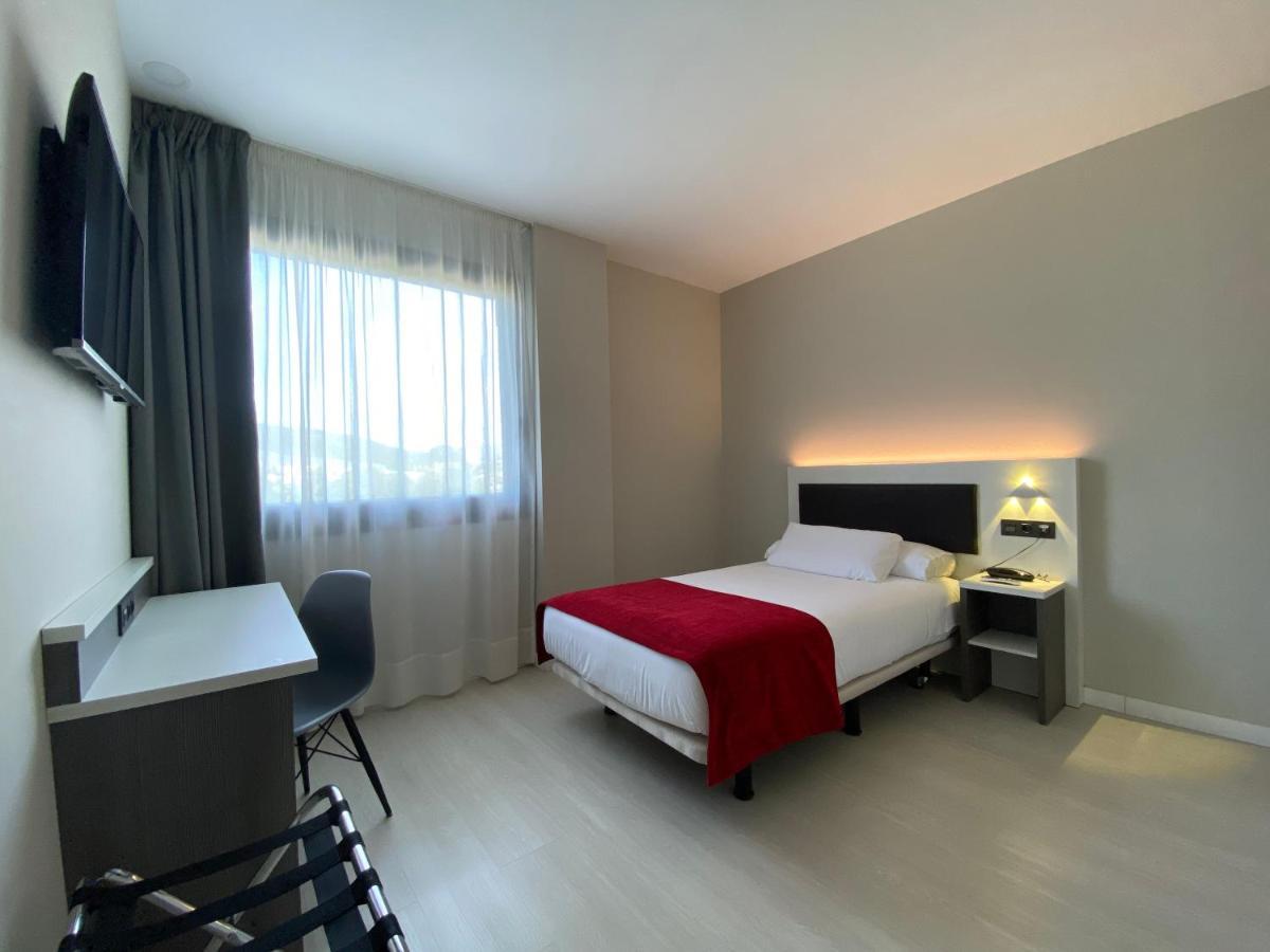 Single Room,517945548:JPEG